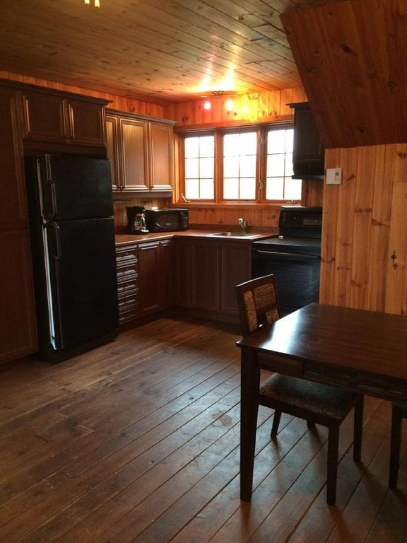 Le Chalet Apartamento Shawinigan Exterior foto